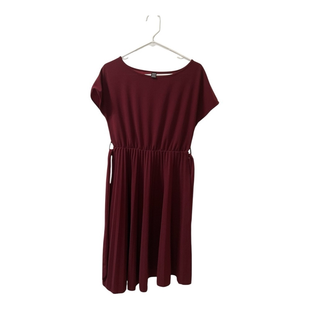 ❤️3/$15 SHEIN Burgundy Midi Dress